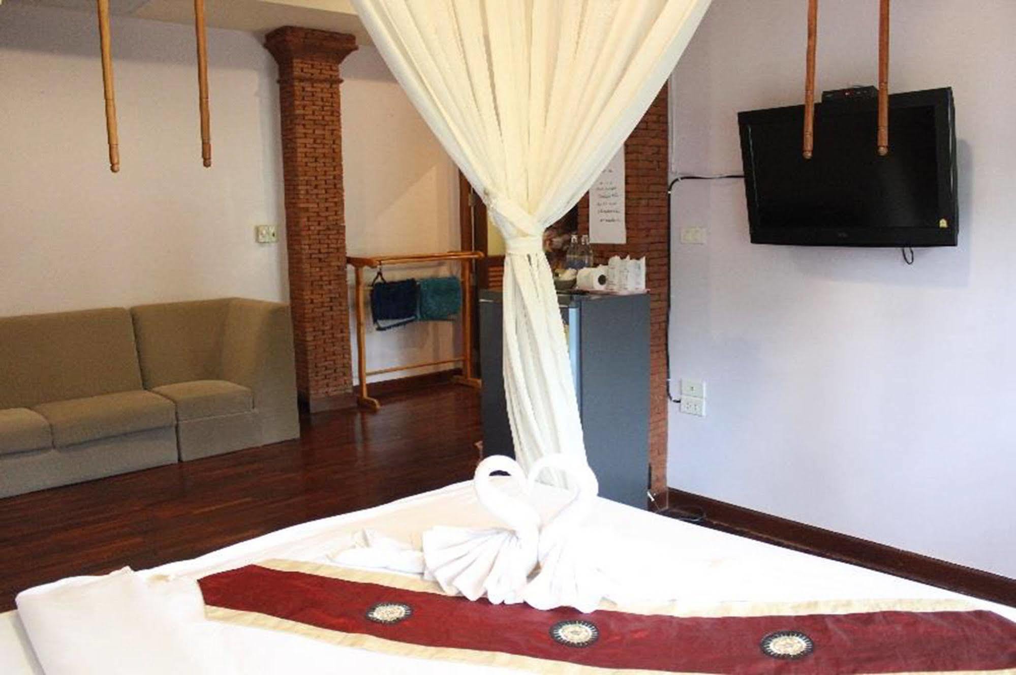 Boom Boom Beach Resort Laem Sing Chanthaburi Buitenkant foto