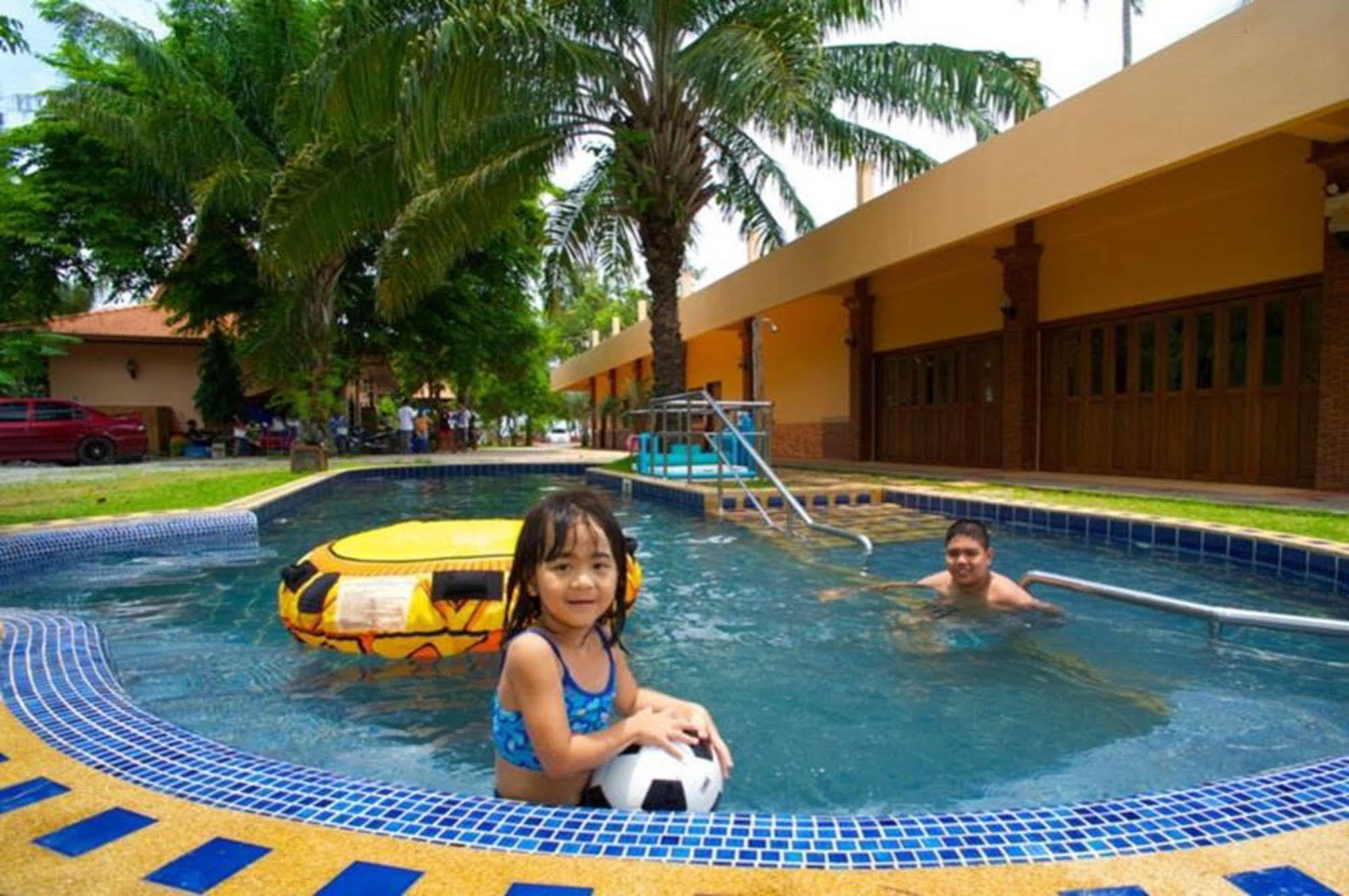 Boom Boom Beach Resort Laem Sing Chanthaburi Buitenkant foto