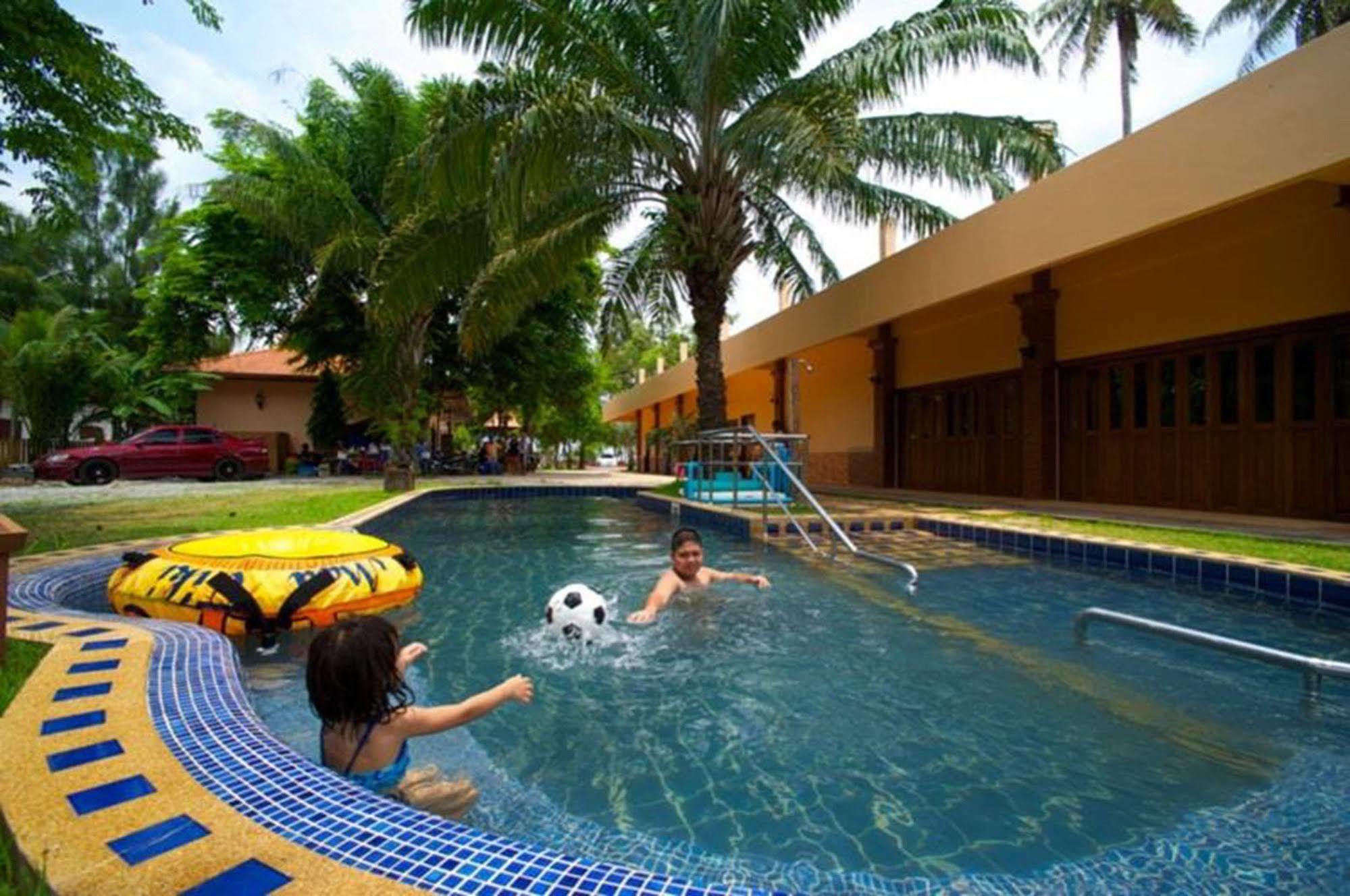 Boom Boom Beach Resort Laem Sing Chanthaburi Buitenkant foto