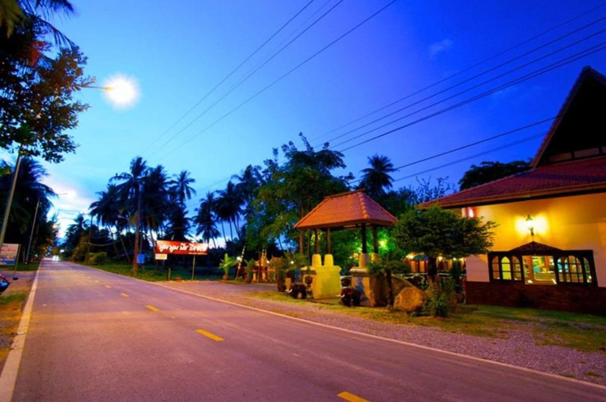 Boom Boom Beach Resort Laem Sing Chanthaburi Buitenkant foto